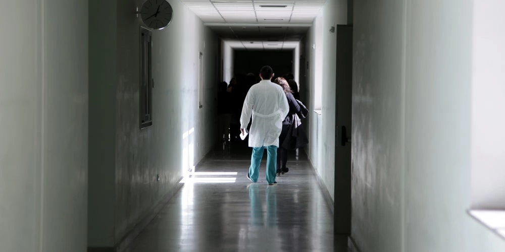 Τραγωδία στο Αγρίνιο: Η γρίπη σκότωσε μάνα και κόρη, πέθανε από καημό ο πατέρας